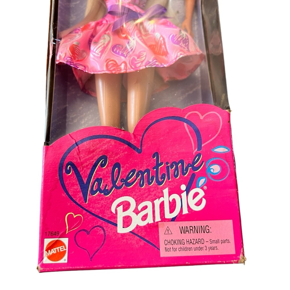 Vintage 1997 Special Edition Valentine Barbie NIB - Picture 3 of 6